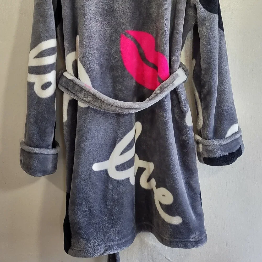 👄 BETSEY JOHNSON Love Lips Plush Spa Robe w/ Hood Indie XS/Small